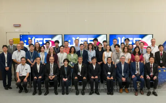 Uczestnicy szkoły JIFS 2026 wraz przedstawicielami lokalnych władz 